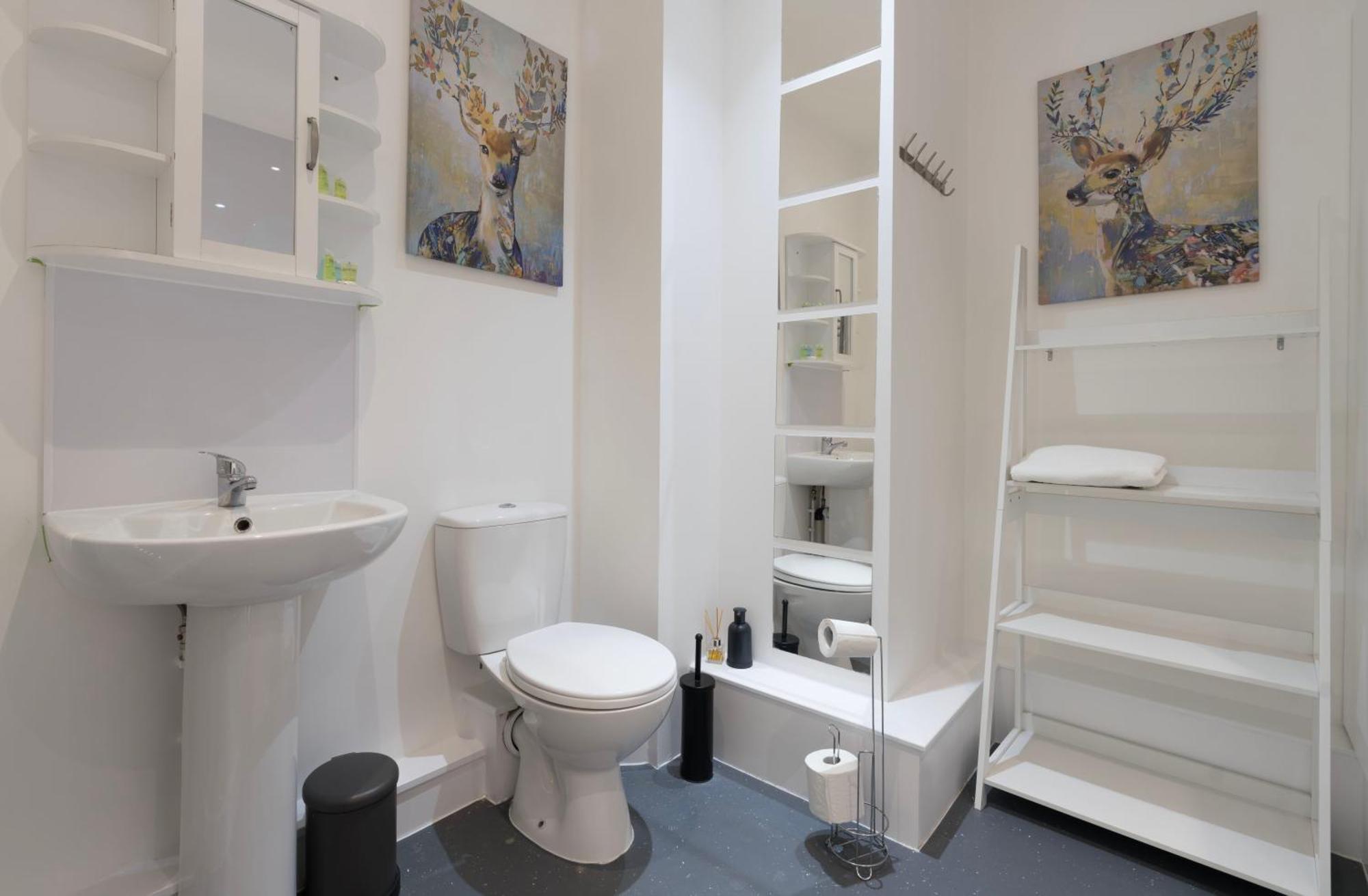 Stylish Modern By Aldgate East Station 2